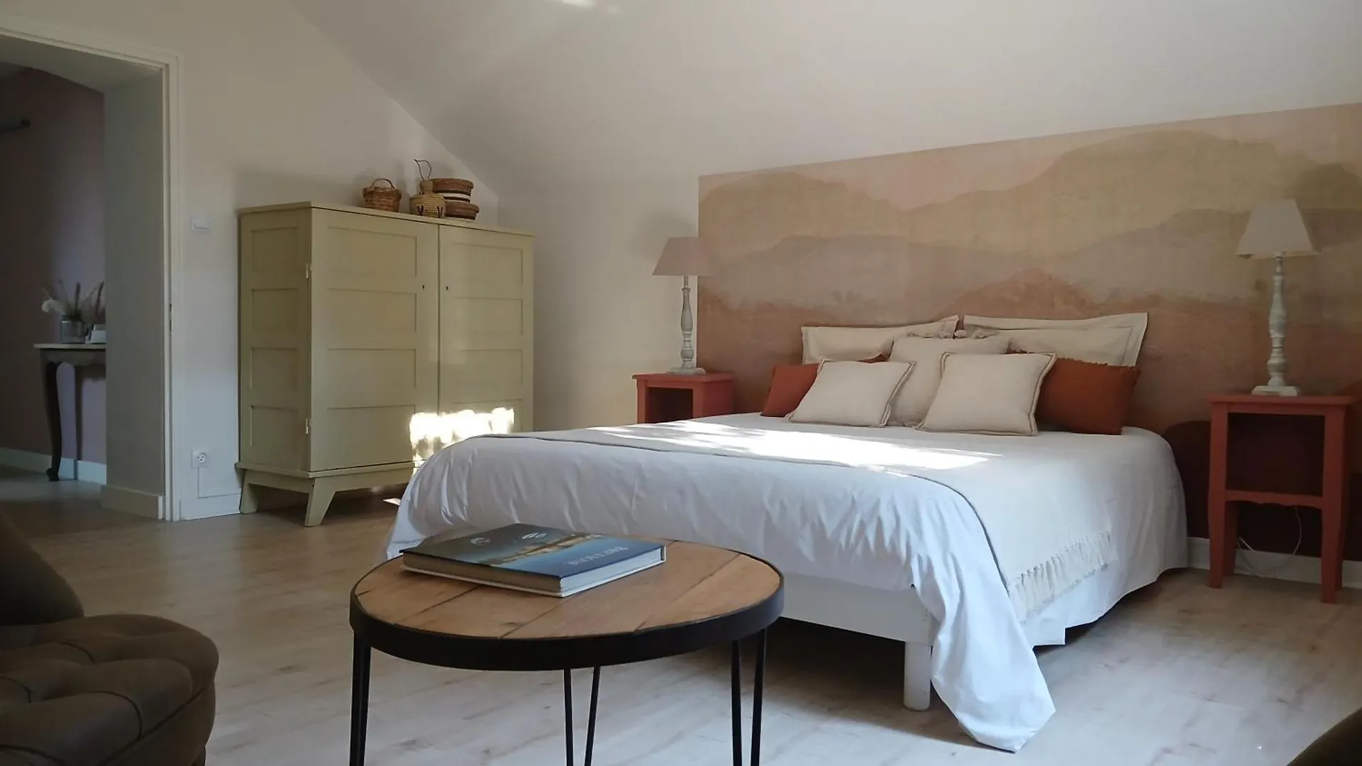 Bed and Breakfast L' Arbre A Noisettes Ploërmel